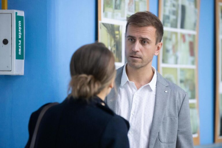 Ulice v pátek: Msta za rozchod, Vítek má obavy a Bára si dělá srandu z handicapovaných