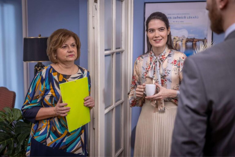 Ulice v pátek: Anežka toho má dost, nahý Denis a Hanušková přichází na komoře s další lží