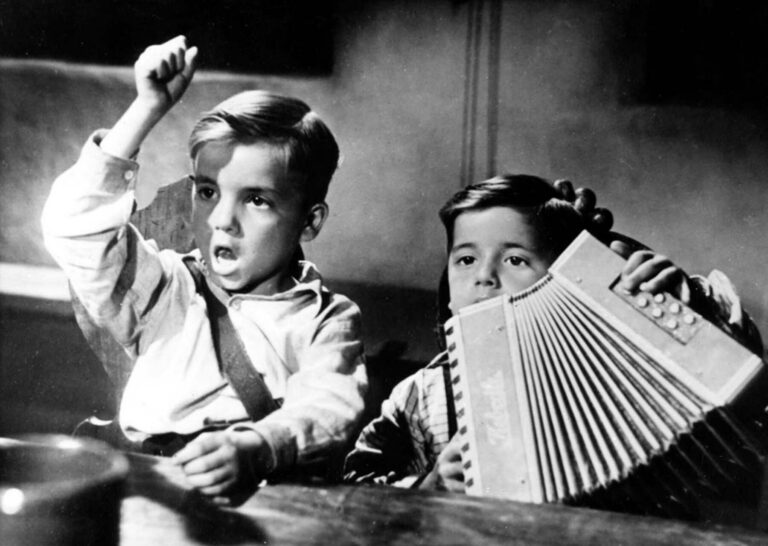 Dvojčata z Nebe a dudy: Sláva v dětství, zákaz vystupování i předčasná smrt jednoho z nich