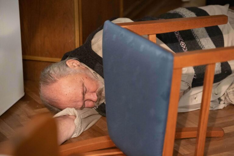 Ulice: Pešek zkolabuje a bojuje o život. Půjde o minuty