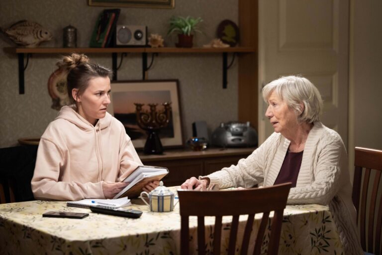 Adriana se vrací do Ulice: Divoká minulost, mrtvý manžel a dcera jménem Klárka