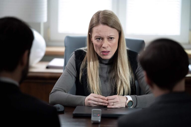 Ulice: Návrat Blanky na komoru končí šokem. V kanceláři ji vítá neznámý muž a nepříjemná pravda