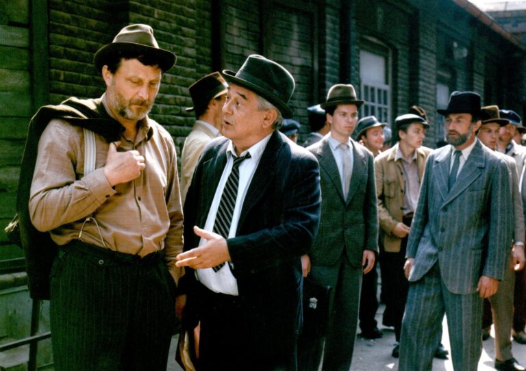 Dobrodružství kriminalistiky: Štáb zatčen v Nizozemí, pokračování kvůli revoluci málem nevzniklo a další zajímavosti