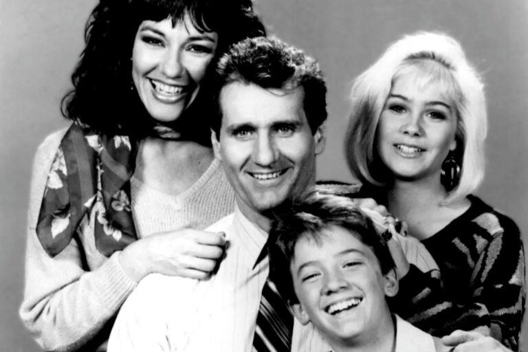 Christina Applegate ze Ženatý se závazky v slzách: Kvůli nemoci už nevycházím z domu, už to nikdy nebude dobré