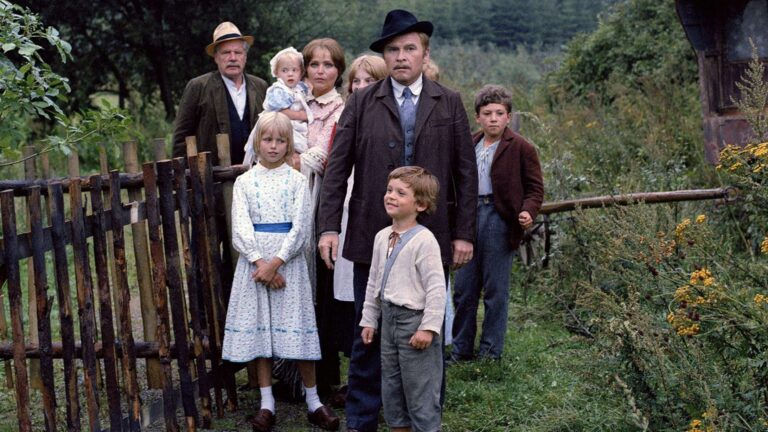 Synové a dcery Jakuba skláře: Dietl psal seriál celý život, premiéry se nedožil. Munzar našel svůj skrytý talent