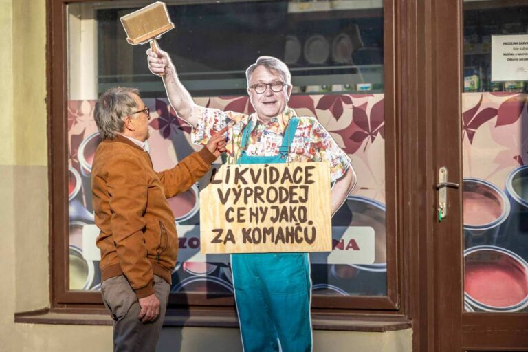 Antonín Procházka má doma o 22 let mladší herečku. Kaštan z Ulice si ji vzal před 20 lety, hrají spolu v divadle