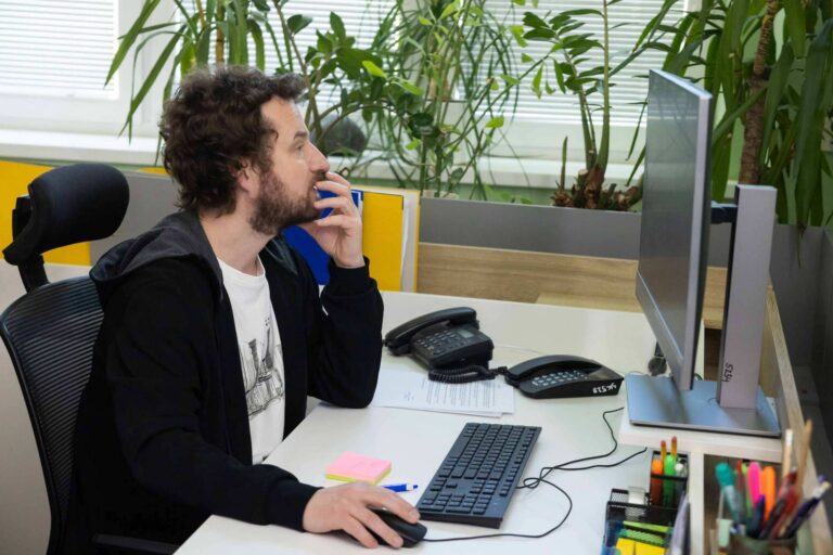 Ulice ve čtvrtek: Eddie odhalí Sonin podvod s přijímačkami a vrací se Lenka Hejlová