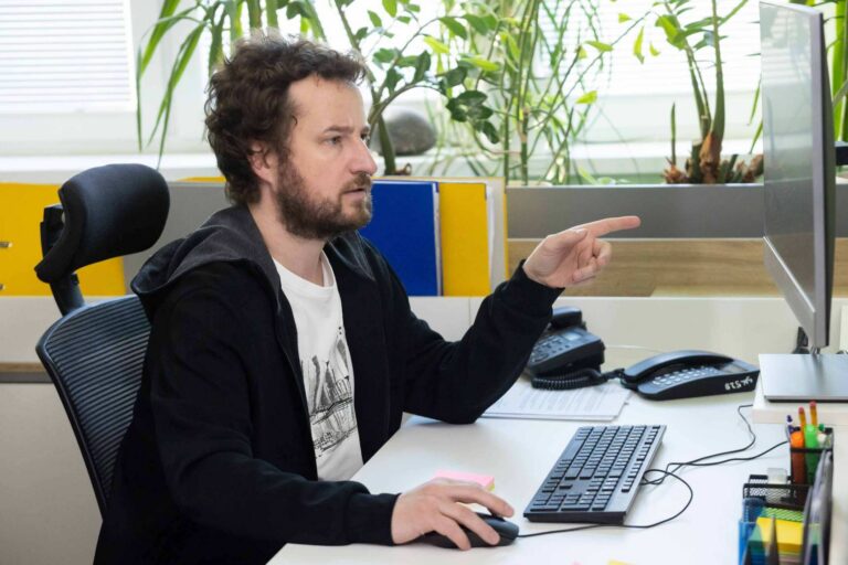 Ulice: Eddie ví víc, než se zdá. Odhalí detaily podvodu, důkazy mluví jasně