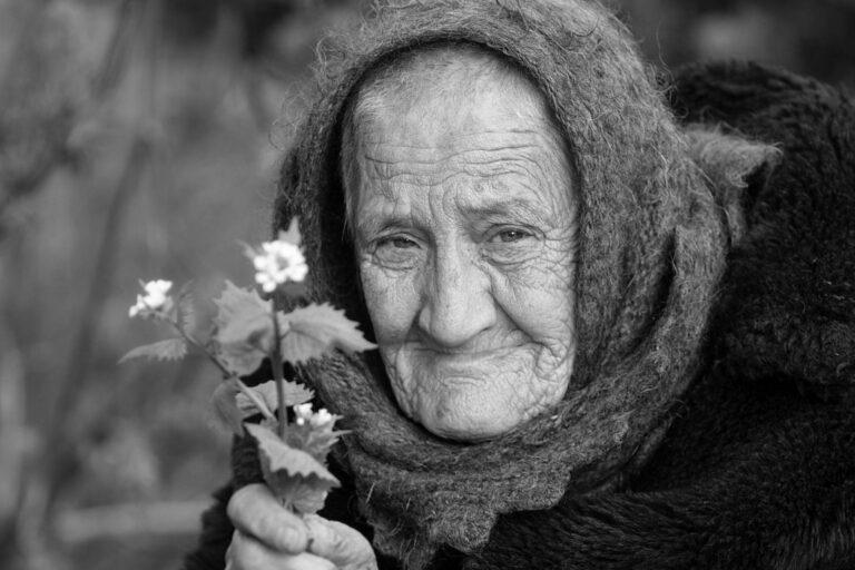 Život v zakázané zóně Černobylu: Tvrdohlavé bábušky si mezi vodkou a slepicemi drží optimismus