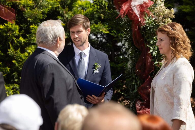 Příští týden v seriálu Ulice bude dramatický: Útěk ze svatby, skandál na komoře a napjaté vztahy na všech frontách