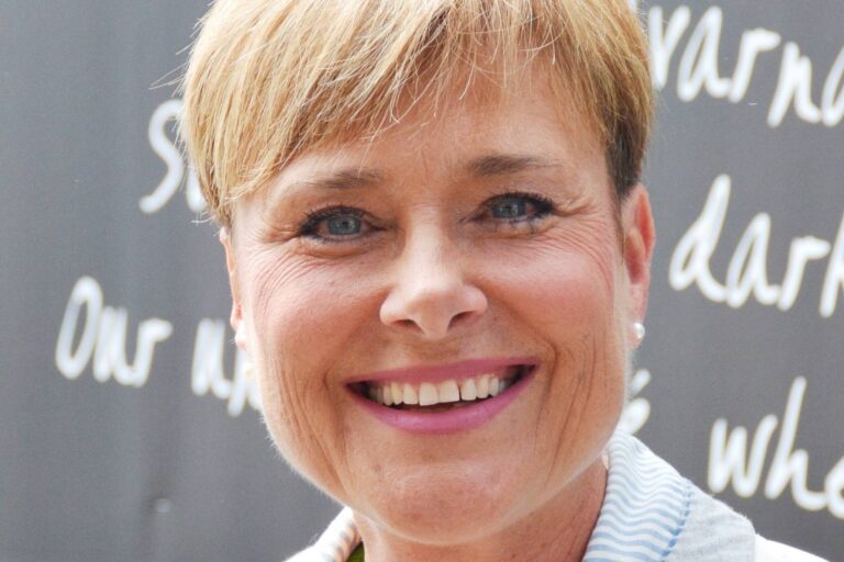 Marie Retková překonala rakovinu i šok z nečekané diagnózy. Legendární hlasatelka snad vůbec nestárne