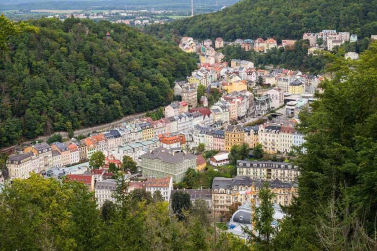 Kde se u nás žije podle žebříčku nejhůře: Vodňany, Karlovy Vary i sever Čech