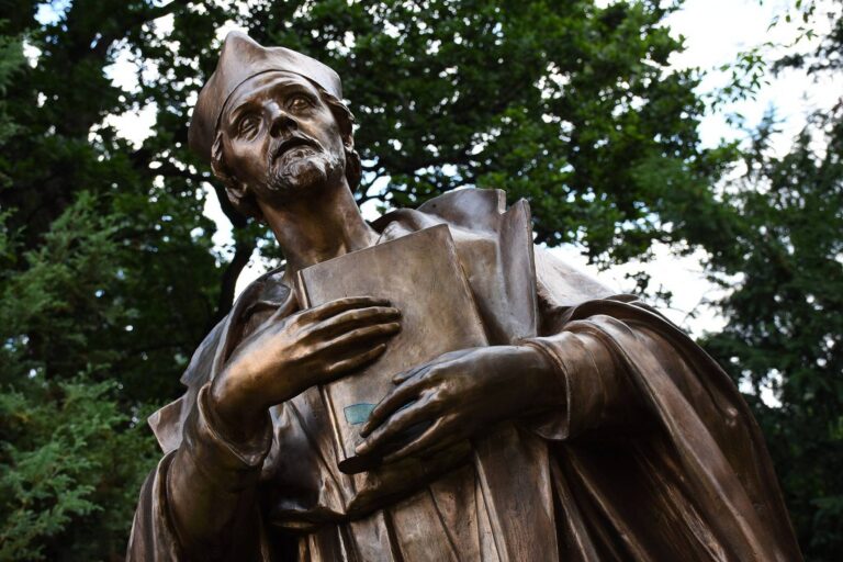 Kde se Mistr Jan Hus narodil? Historici se přou. Jeho rodný dům je možná úplně jinde