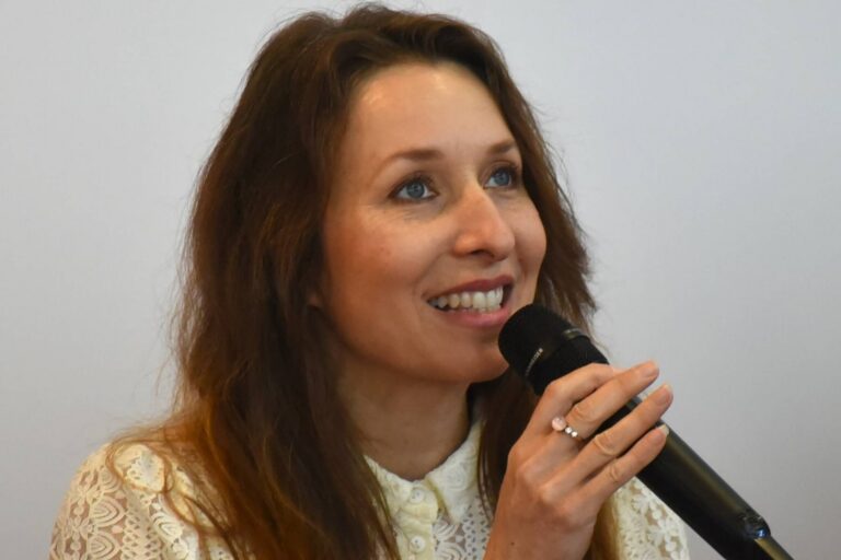 Světlana z Ulice slaví padesátku: Terezu Bebarovou považovali diváci za Ukrajinku, dnes píše knihy a točí vlastní show