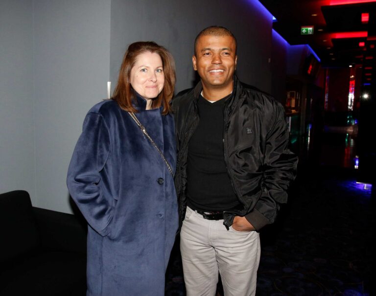 Rey Koranteng slaví 51: Přes třicet let miluje jednu ženu. Jeho manželka Monika je jako paní Colombová