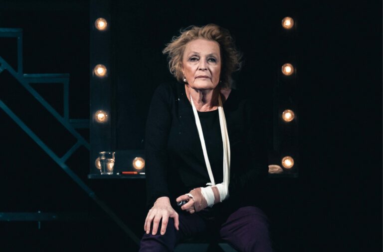 Regina Rázlová slaví 78. Od filmové slávy přes pád na dno a vězení až k triumfálnímu návratu