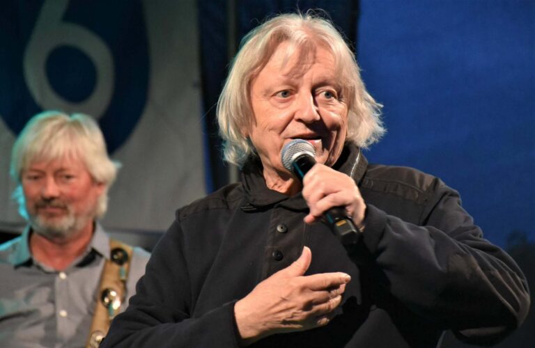 Václav Neckář: Měl zástupy fanynek, ale celý život byl věrný jedné ženě. Na tu ale nejdříve několik let čekal, až se vrátí