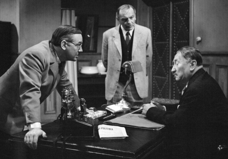 Hříšní lidé města pražského: Skutečné případy, Marvanovy rituály, hašlerky pod stolem a jeden oblek