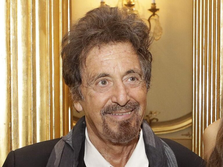 Otcové nebo už dědečci? Tito slavní muži si pořídili děti až na stará kolena, ani sedmdesátka i více pro ně není stopka