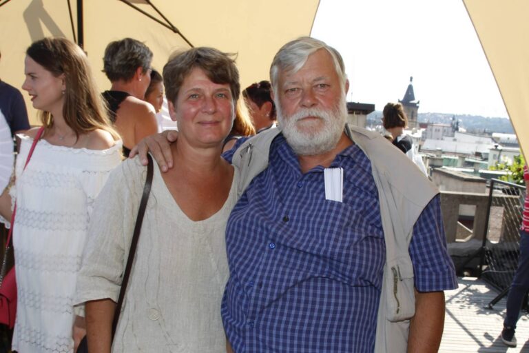 Vlastimil Zavřel slaví 71: Padesát let žil v mama hotelu, žena jeho života přišla až před šedesátkou