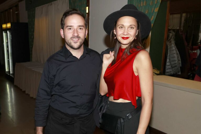 S kým žije Matouš Ruml: Herec, táta tří dětí a parťák své ženy nejen doma, ale i na jevišti