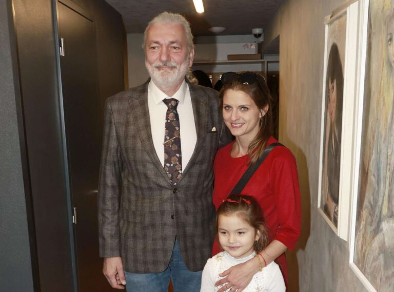 Daniel Hůlka našel štěstí v padesáti: O 23 let mladší manželku si vzal v Las Vegas, dcera mu pomohla překonat těžké časy