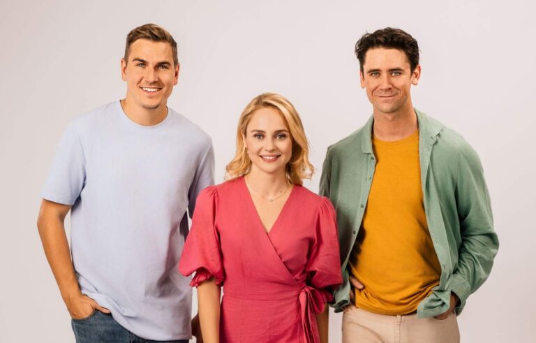 Kamarádi se vrací na obrazovky ve velkém: Těhotenství a nové postavy, fanoušci ale chtějí víc než jen středy