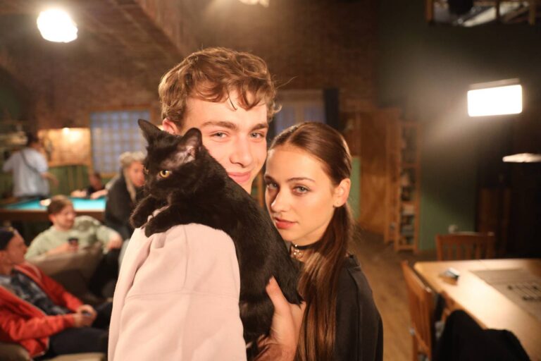 Seriál ZOO se vrací s napětím i romantikou: Nový sympaťák, love story a zásnuby oblíbených párů