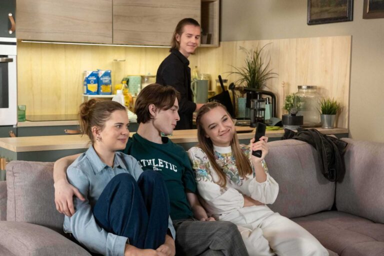 Ulice v úterý: Velké stěhování, zraněný Jirka a zapomenuté dítě