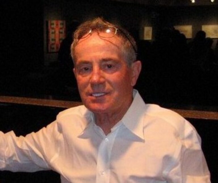 Jan Tříska (†80) čelil režimu i emigraci. Vždy se rád vracel, ale jeho poslední rituál na Karlově mostě jej stál život