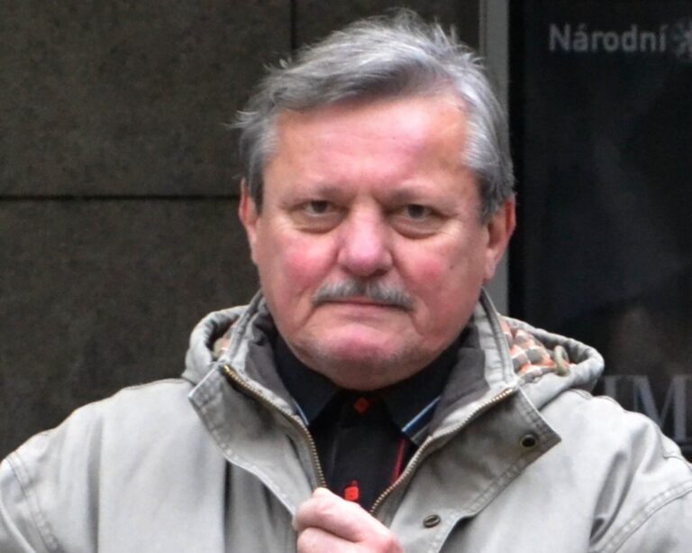 Svatopluk Skopal miluje samotu a lesy. Mobil nechce ani vidět, přes 40 let žije s herečkou, syn jde v jejich šlépějích