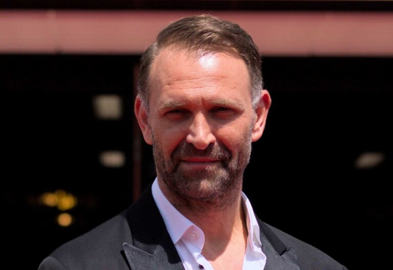 Tomáš Maštalír slaví 48: Soukromí si velmi střeží, ženil se v zahraničí a jeho manželka pracuje na Úřadu vlády SR