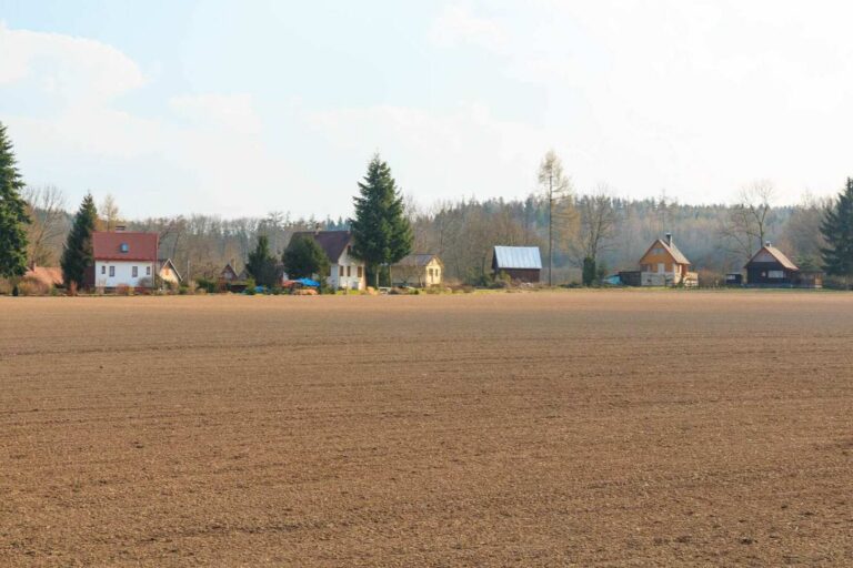 Zapomenutý bojler nebo viditelné nářadí. Jak ochránit chatu před mrazem i zloději
