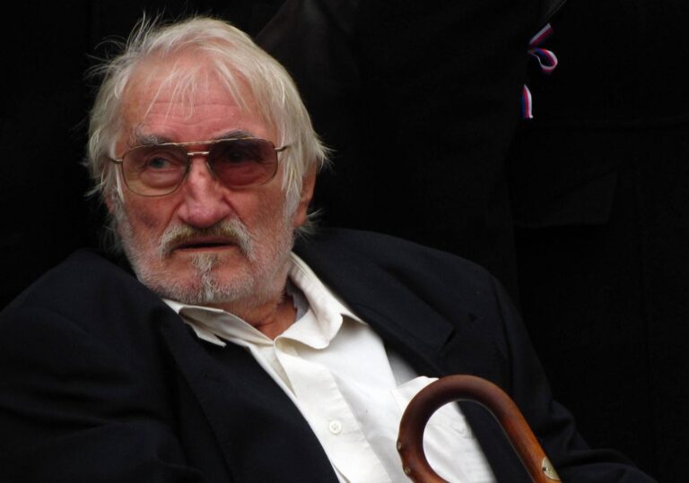 Pavel Landovský: Režim ho přinutil emigrovat a vzal mu občanství. Jako dítě byl nucen střílet do nacistů