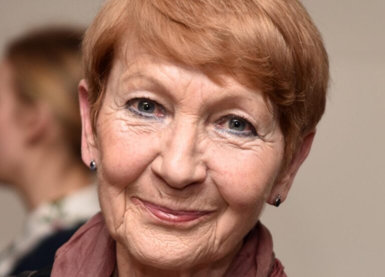 Z televizních hitů do úplného distancu. Daniela Kolářová slaví 79, dvakrát si vzala jednoho muže a dvacet let žije na Žižkově