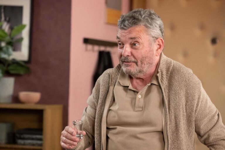 Ulice ve středu: Adriana se cítí dotčená, Vlasta chce zmizet, Matějova omluva a Miloš slaví