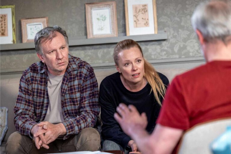 Ulice v úterý: Vanda se hroutí, Bára touží po vztahu, oslava a návrat, který nikdo nečekal