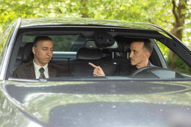 Ulice ve středu: Sářin nový plán, Magda neudrží jazyk za zuby a naštvaný Pokladník