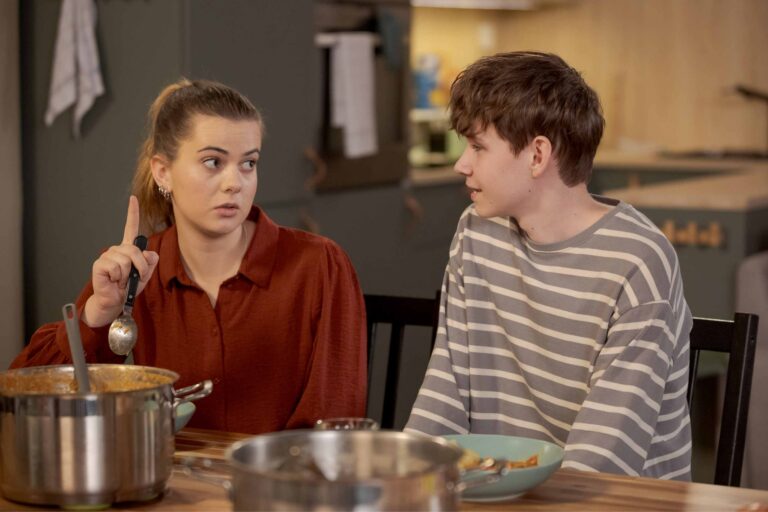 Ulice v pátek: Vandino tajemství, spolubydlení a nové informace v případu Medkových