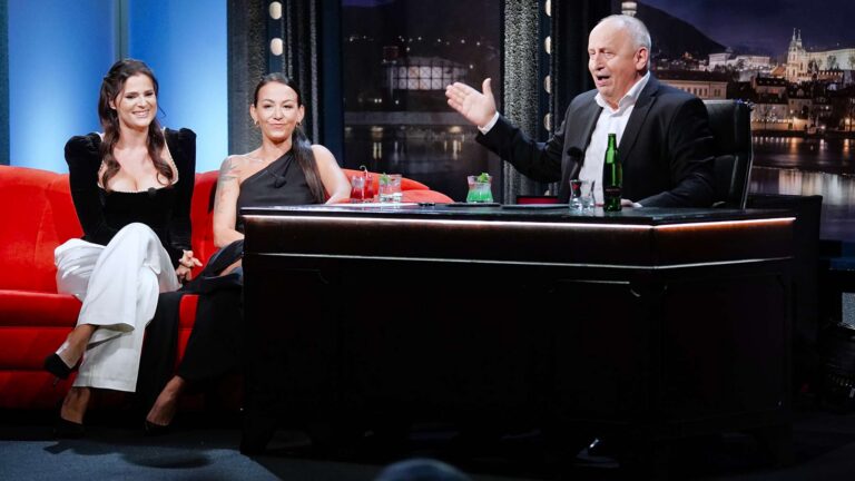 Show Jana Krause: Podcastové vítězky Agáta a Ornella, kapela Lucie slaví 40 a dědictví po Masarykovi