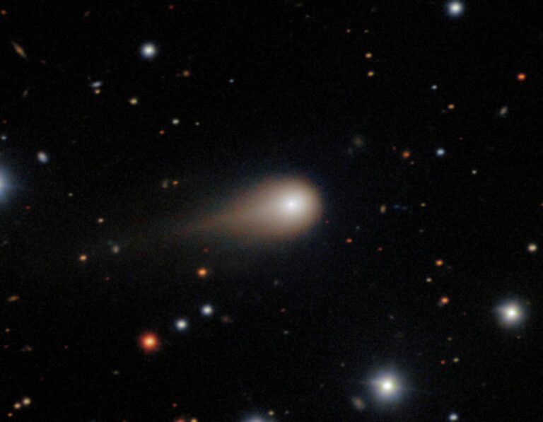 Okamžik, na který vědci čekali. Kometa 3I/ATLAS mění směr