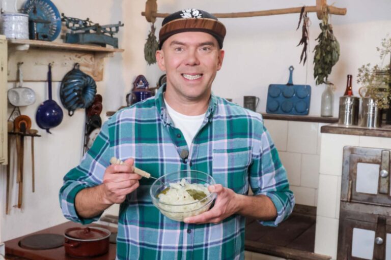 Nedělní dávka hobby pořadů: Bábovka bez lepku, úleva od těžkých nohou, oprava fasády, dřín do zahrady i dýně z překližky