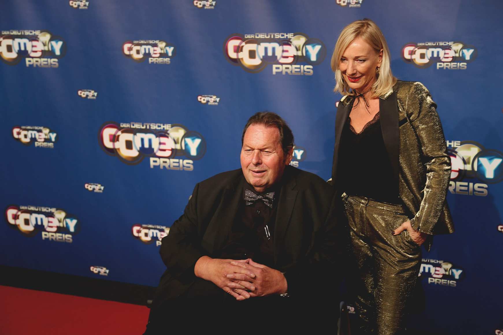 Ottfried Fischer s manželkou Simone (2017), FOTO: <a href="https://commons.wikimedia.org/wiki/File:AV0A6961_Ottfried_Fischer_und_Simone_Brandlmeier.jpg">9EkieraM1</a>, <a href="https://creativecommons.org/licenses/by-sa/3.0">CC BY-SA 3.0</a>, via Wikimedia Commons