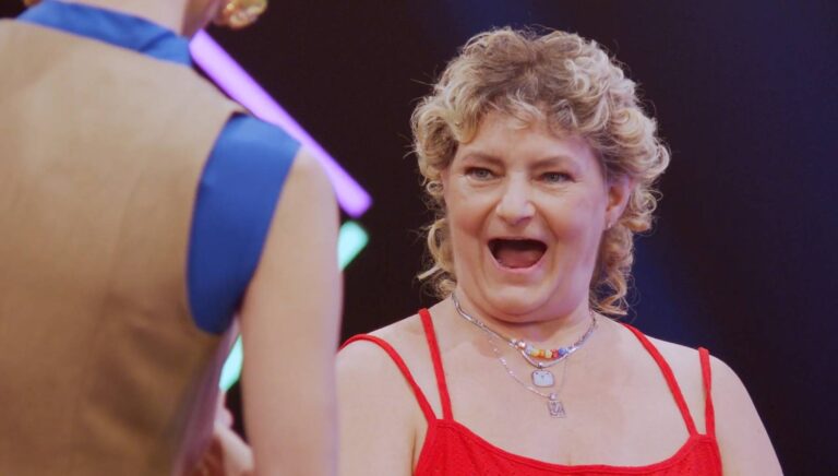 Naked Attraction: Láska v nahé seznamce nezná věkových hranic. Uklízečka Jana (57) prvního vyřadila kvůli velké výbavě