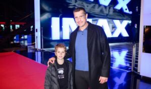 Robert Rosenberg se synem na premiéře Predátor: Nebezpečné území, FOTO: IMAX Cinema City/PResscode