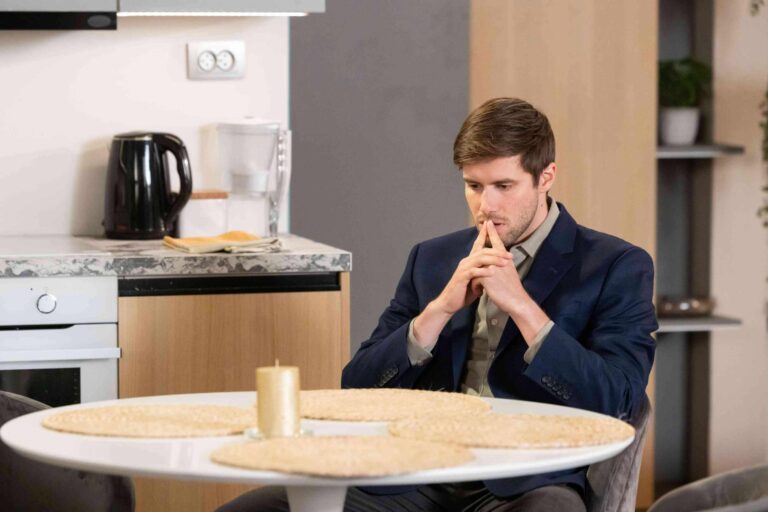 Ulice ve středu: Martina si jde vyřídit účty s Pokladníkem a Luděk znovu zasahuje do Vandina života