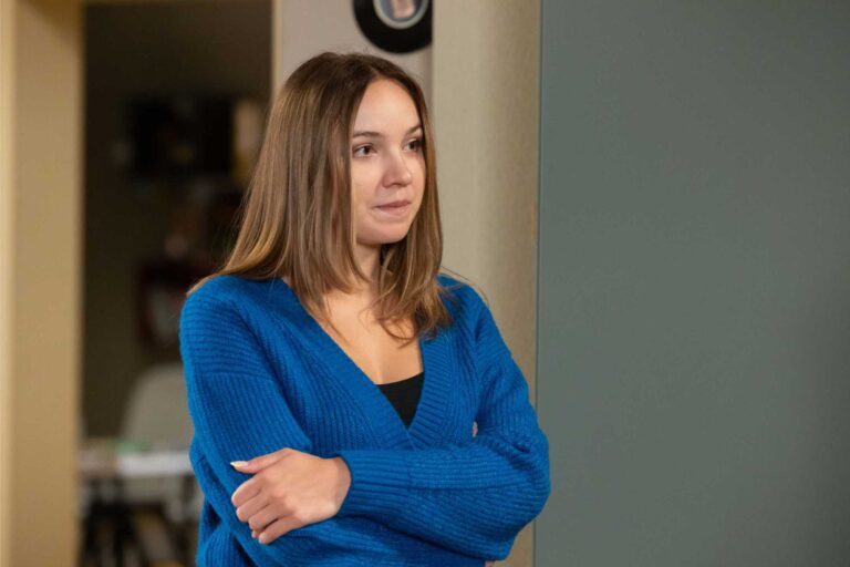 Ulice v pondělí: Erik dělá problémy, Lukášova nehoda a Žofie v koncích