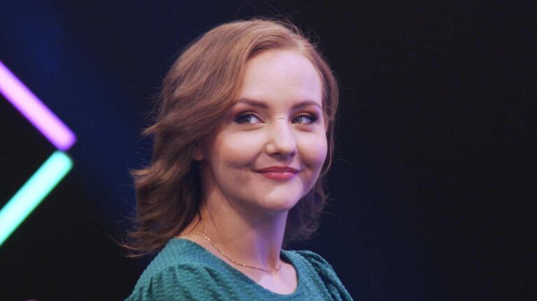 Naked Attraction: Bývalá satanistka, která nyní věří v Boha, hledá dominantního partnera