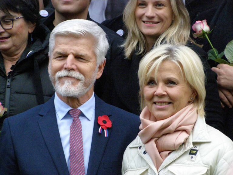 Vánoce u prezidenta: Eva Pavlová peče vánočku i cukroví, zdobí dům a zpívá koledy. Na Štědrý den nesmí chybět klasika