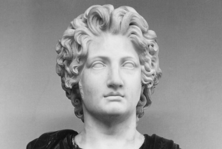 Nikdy neprohrál a vládl světu. Alexandr Veliký zemřel mladý za podivných okolností, po smrti zmizel beze stopy